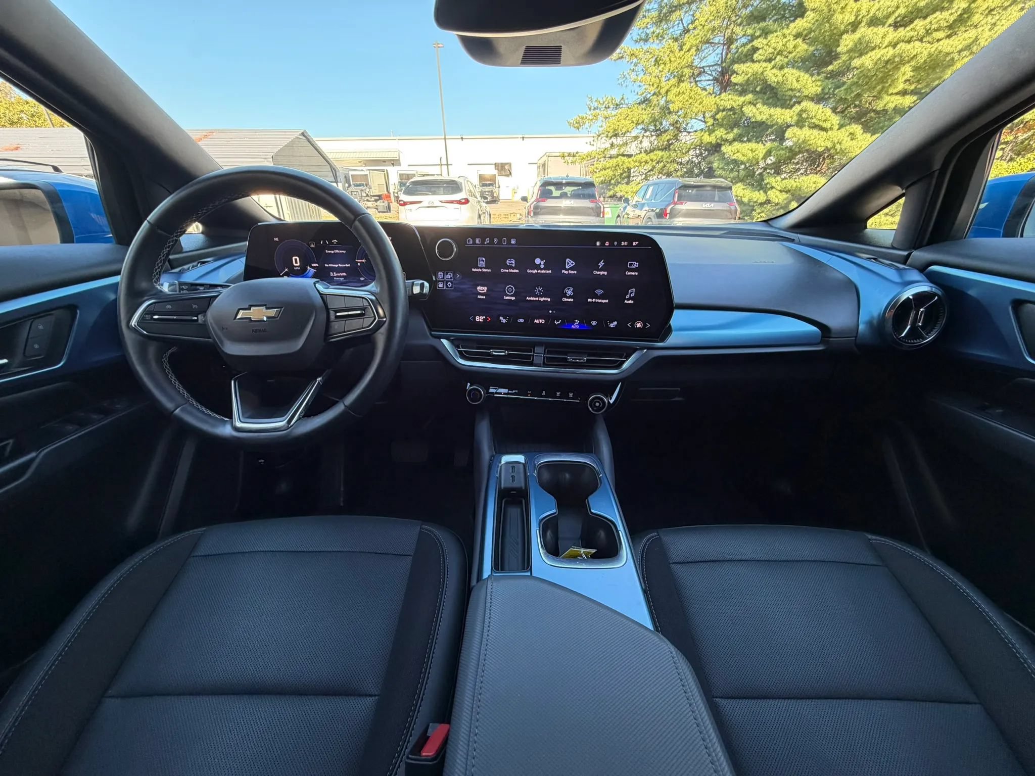 Used 2024 Chevrolet Equinox EV LT FWD image 11