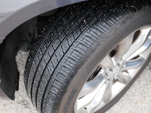 Used 2017 Chrysler 300 Limited w/ Value Package image 25