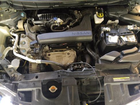 Used 2020 Nissan Rogue SV FWD image 30