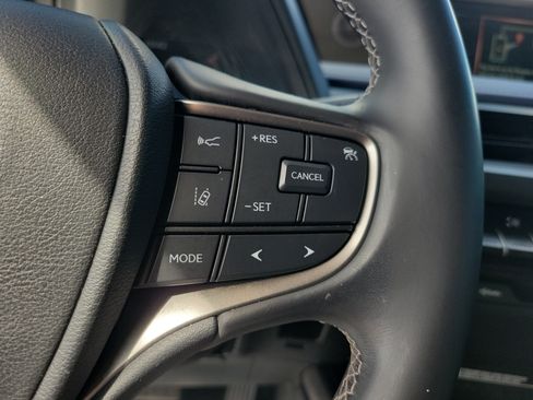 Used 2022 Lexus UX 200 w/ Accessory Package (Z2) FWD image 25
