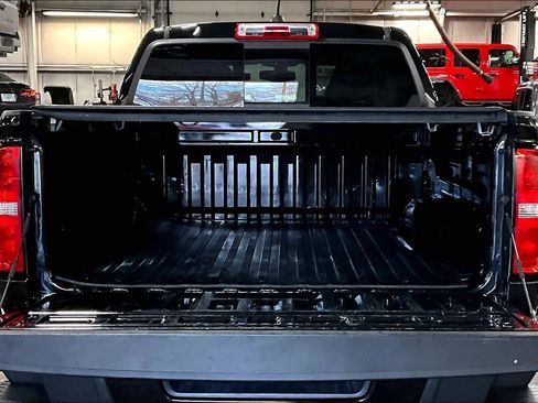 Used 2018 Chevrolet Colorado Z71 image 30