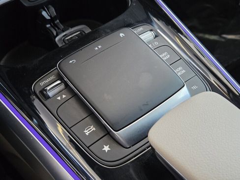 Certified 2022 Mercedes-Benz GLB 250 image 33