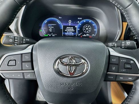 New 2026 Toyota Highlander Platinum image 15