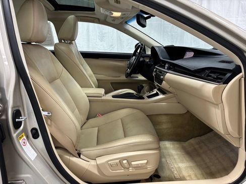 Used 2014 Lexus ES 350 w/ Luxury Package FWD image 60