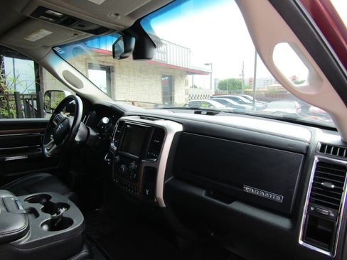 Used 2016 RAM 2500 Laramie w/ Cold Weather Group image 10