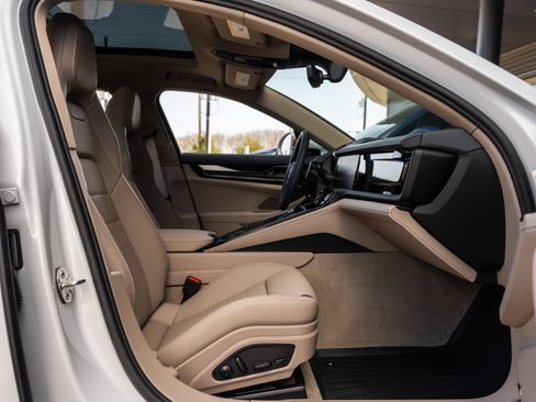 Certified 2026 Porsche Panamera RWD image 40