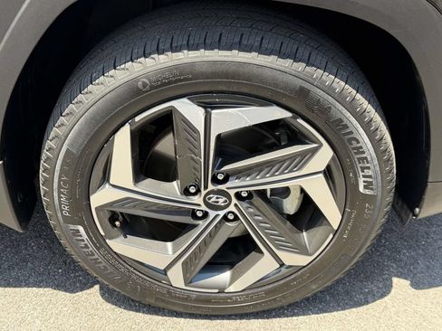Certified 2023 Hyundai Tucson Limited w/ Winter Package AWD/4WD image 8