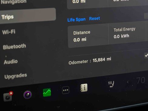 Used 2025 Tesla Model Y Long Range image 10