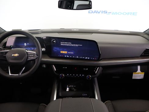 New 2025 Chevrolet Suburban Premier w/ LPO, Illumination Package image 15