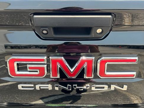 Used 2025 GMC Canyon AT4 w/ AT4X Package AWD/4WD image 8