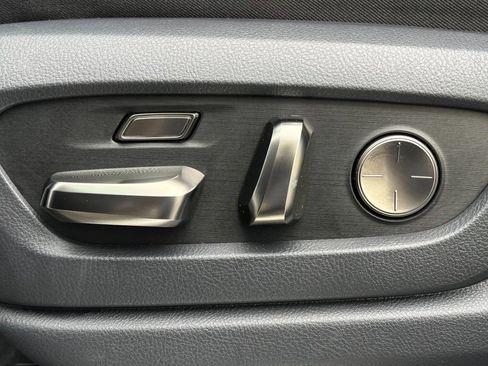 Used 2025 Lexus LX 600 4WD w/ Luxury Package image 88