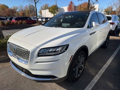 Certified 2022 Lincoln Nautilus Reserve w/ Luxury Package image 2