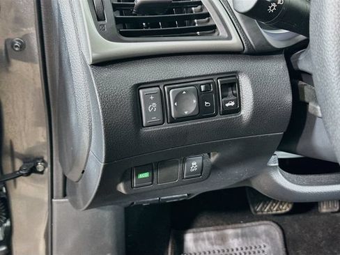 Used 2019 Nissan Sentra SL FWD image 23