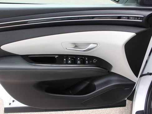 Used 2024 Hyundai Tucson Limited image 17