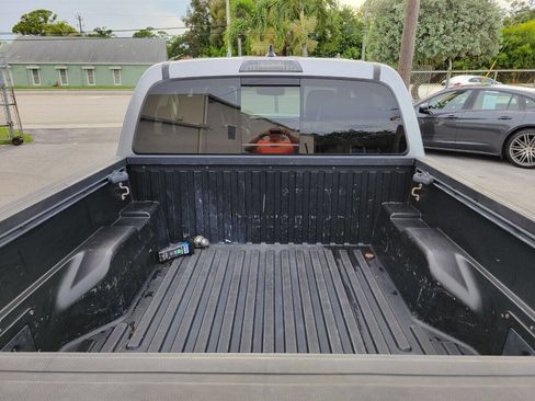 Used 2017 Toyota Tacoma Limited image 14