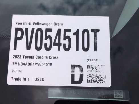 Used 2023 Toyota Corolla Cross LE w/ Moonroof Package image 38