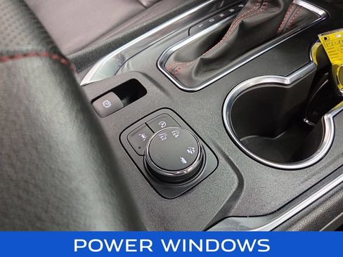 Used 2023 Chevrolet Traverse RS AWD/4WD image 18