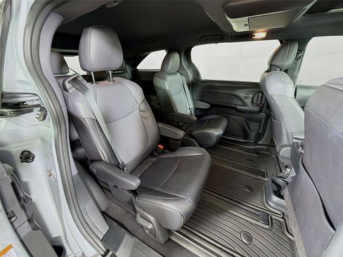 Used 2023 Toyota Sienna XLE Woodland Edition AWD/4WD image 30
