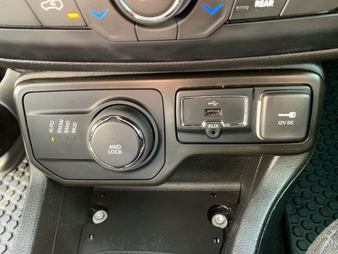 Used 2022 Jeep Renegade Latitude image 27