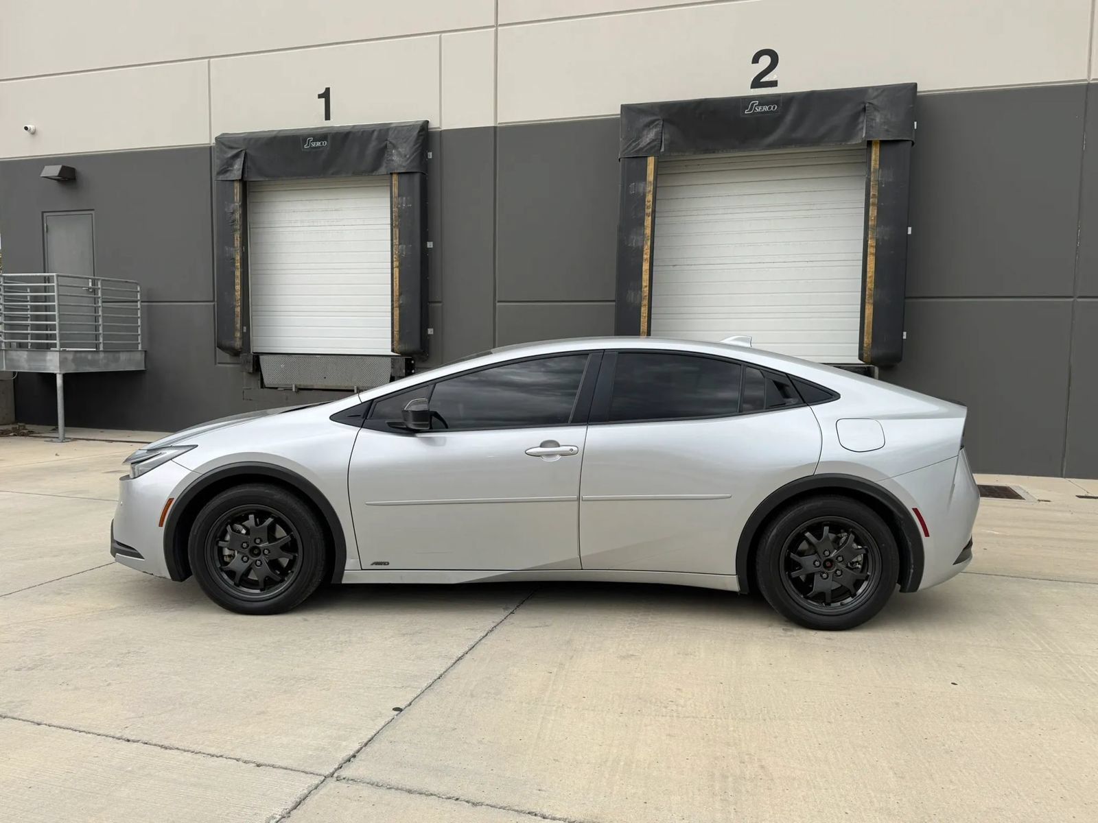 Used 2023 Toyota Prius LE AWD/4WD image 2