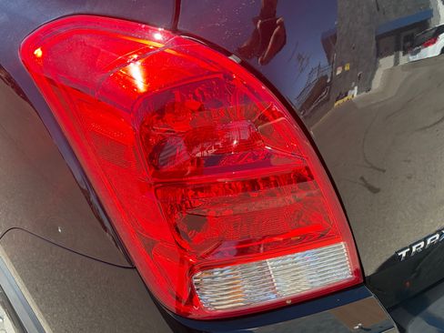 Used 2017 Chevrolet Trax LS FWD image 26