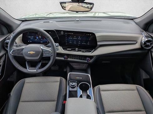 Used 2026 Chevrolet Equinox LT w/ Convenience Package II image 17