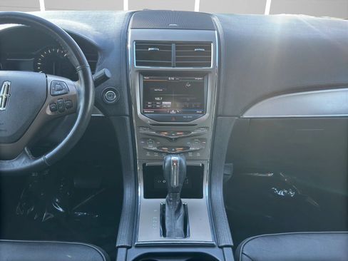 Used 2012 Lincoln MKX AWD image 20