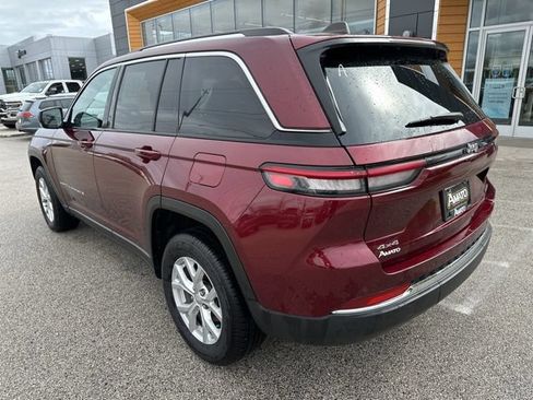 Used 2024 Jeep Grand Cherokee Limited AWD/4WD image 9