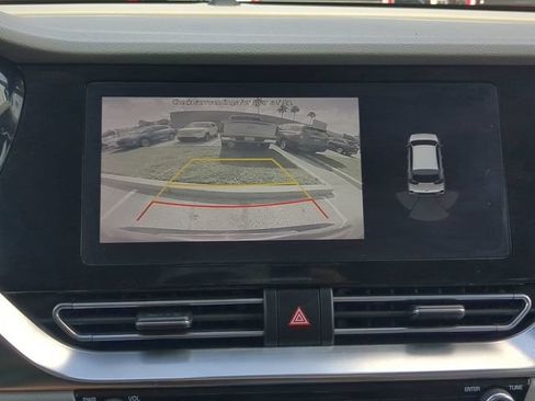 Used 2020 Kia Niro EX Premium FWD image 21