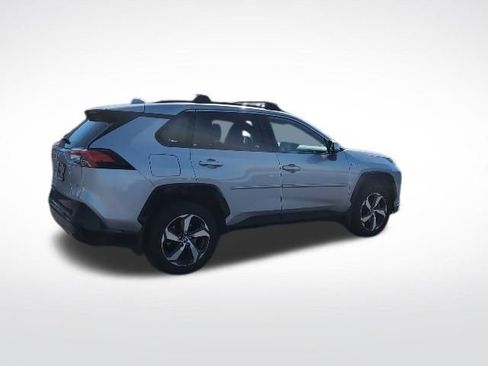 Used 2021 Toyota RAV4 SE w/ Weather & Moonroof Package AWD/4WD image 5