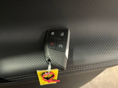 Used 2025 Chevrolet Equinox LT AWD/4WD image 25