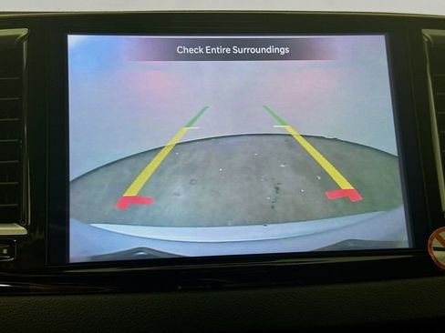 Used 2024 Chrysler Pacifica Touring-L FWD image 14