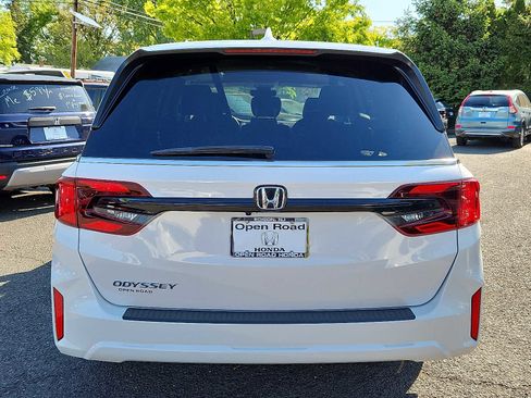 Certified 2026 Honda Odyssey EX-L image 5