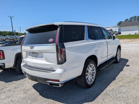 Used 2023 Cadillac Escalade Luxury AWD/4WD image 3