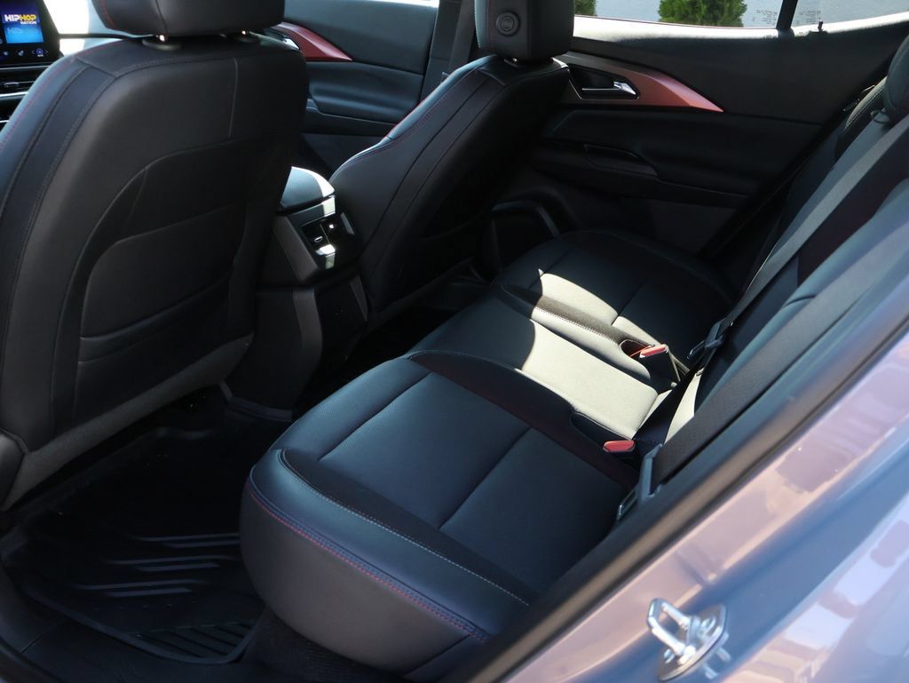 Certified 2024 Chevrolet Equinox EV RS FWD image 19