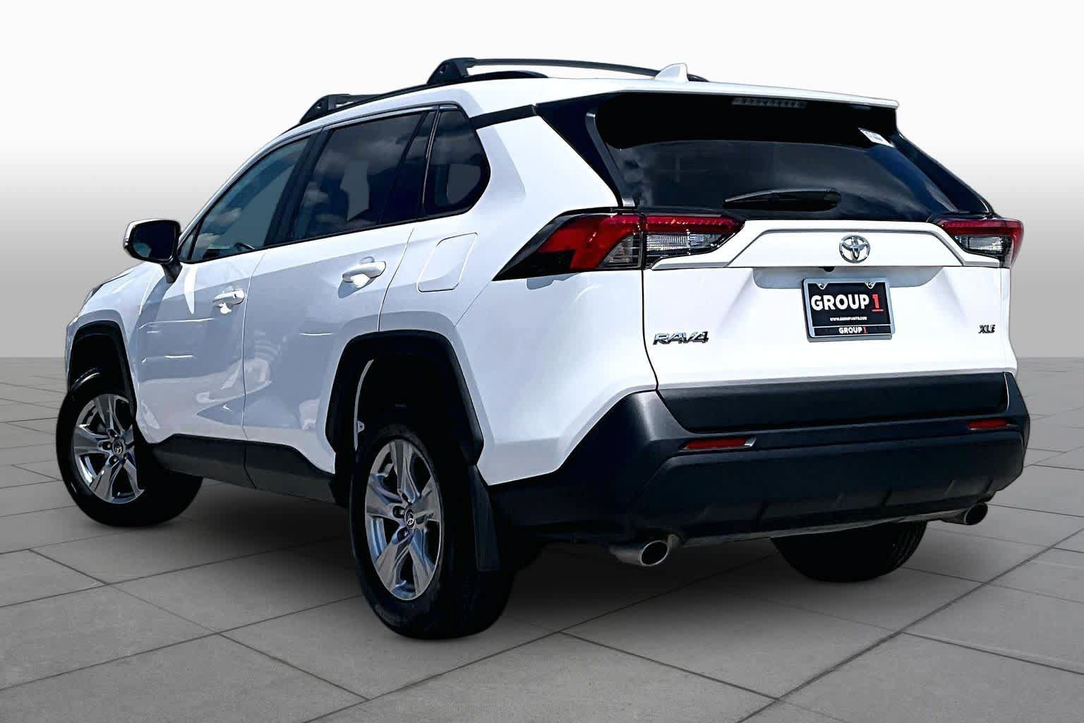 Used 2023 Toyota RAV4 XLE FWD image 12