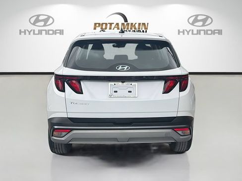 Certified 2025 Hyundai Tucson SE FWD image 6