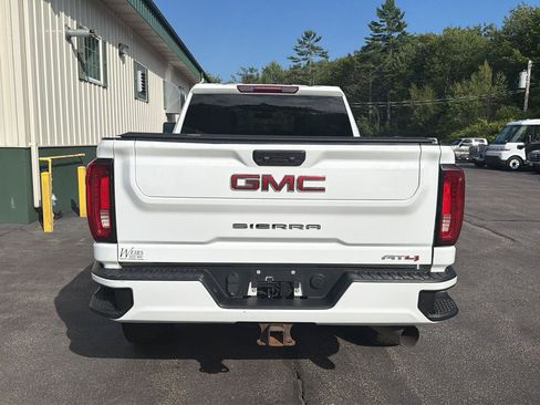 Certified 2022 GMC Sierra 2500 AT4 AWD/4WD image 4