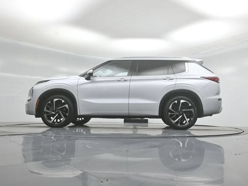 Used 2024 Mitsubishi Outlander SEL FWD image 50