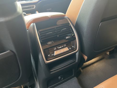 Used 2020 BMW X6 xDrive40i w/ M Sport Package image 24