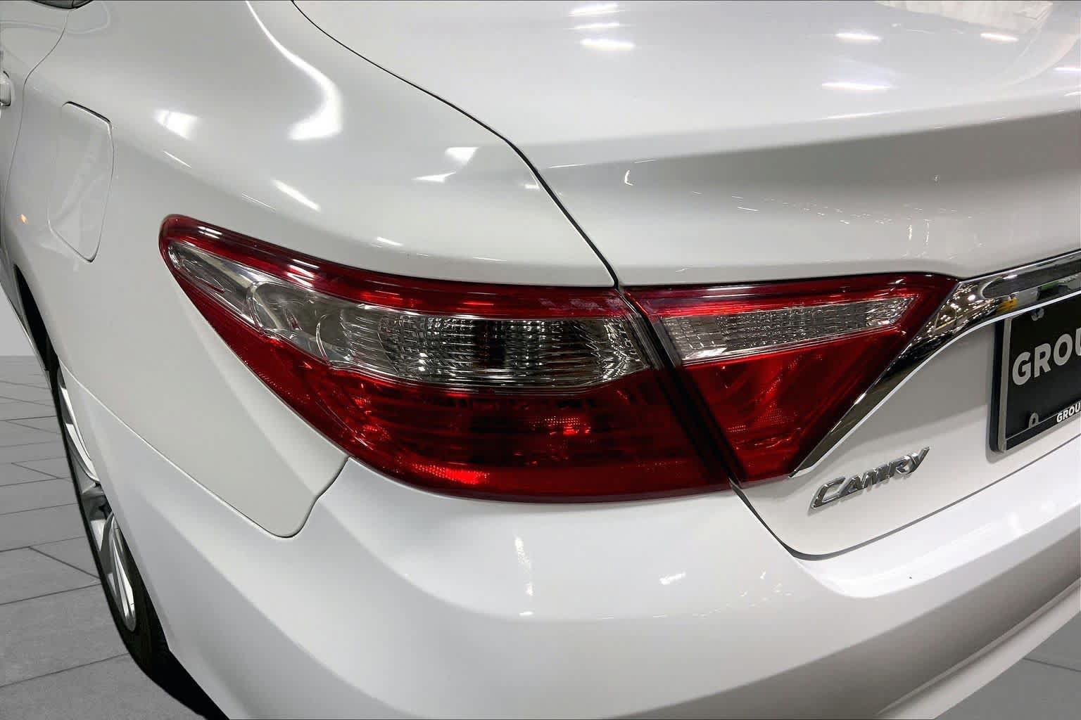 Used 2016 Toyota Camry LE FWD image 29