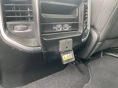 Used 2025 RAM 1500 Big Horn AWD/4WD image 30