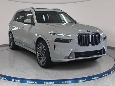 Used 2026 BMW X7 xDrive40i w/ Premium Package AWD/4WD image 3