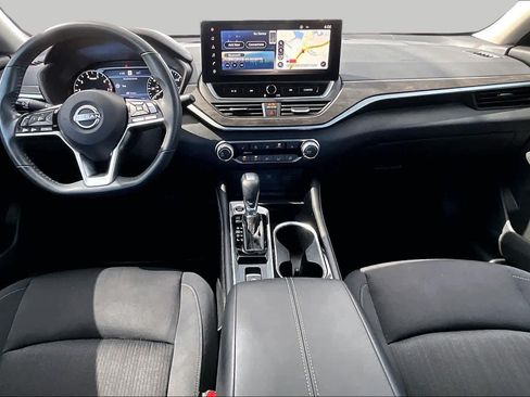 Used 2024 Nissan Altima 2.5 SV w/ SV Premium Package FWD image 16