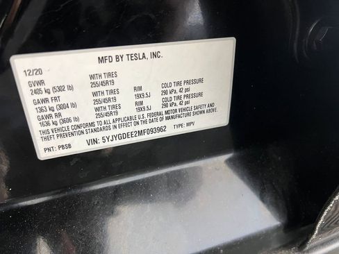 Used 2021 Tesla Model Y Long Range image 17