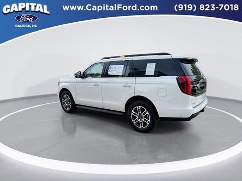 Certified 2025 Ford Expedition Active AWD/4WD image 6