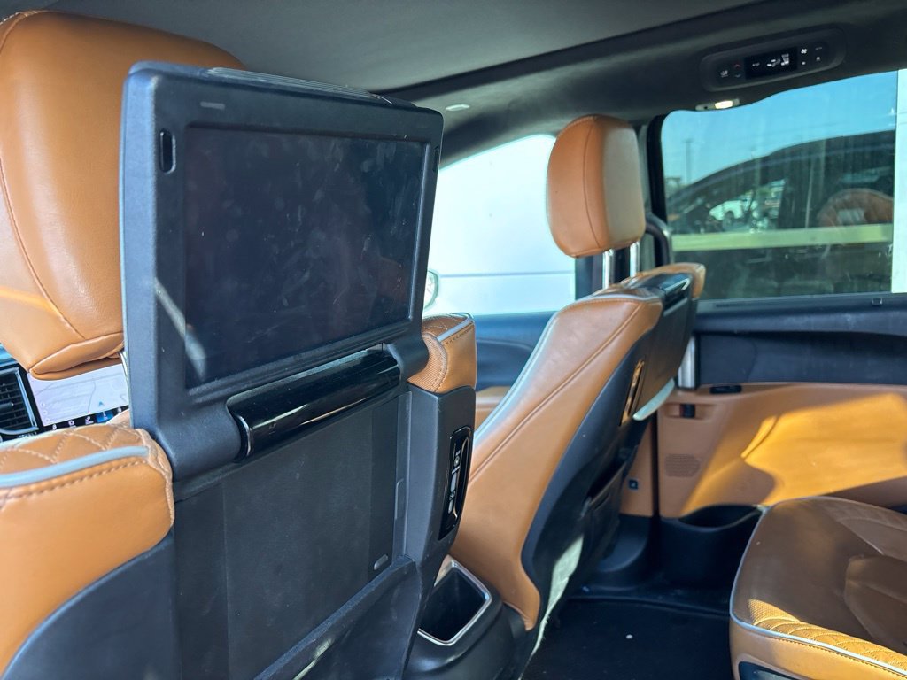 Used 2022 Chrysler Pacifica Pinnacle FWD image 9