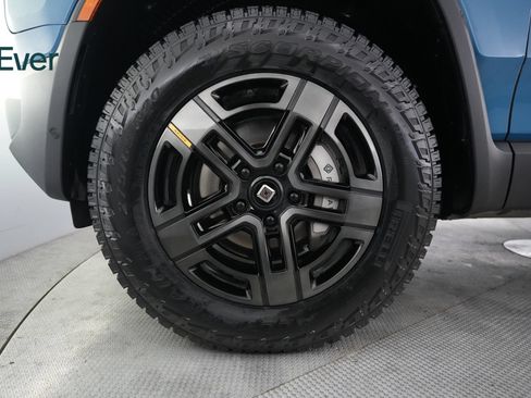Used 2024 Rivian R1S Adventure AWD/4WD image 19