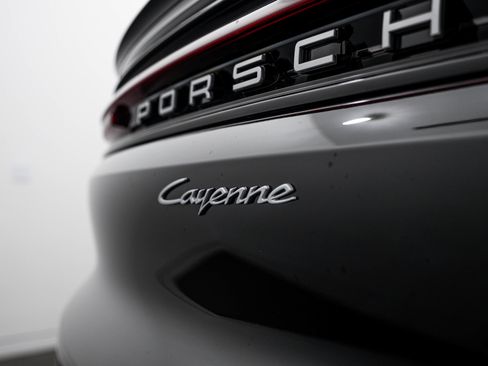 Certified 2026 Porsche Cayenne Coupe AWD/4WD image 26