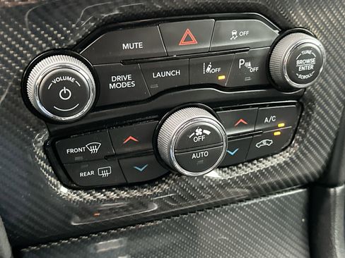 Used 2023 Chrysler 300 C image 19